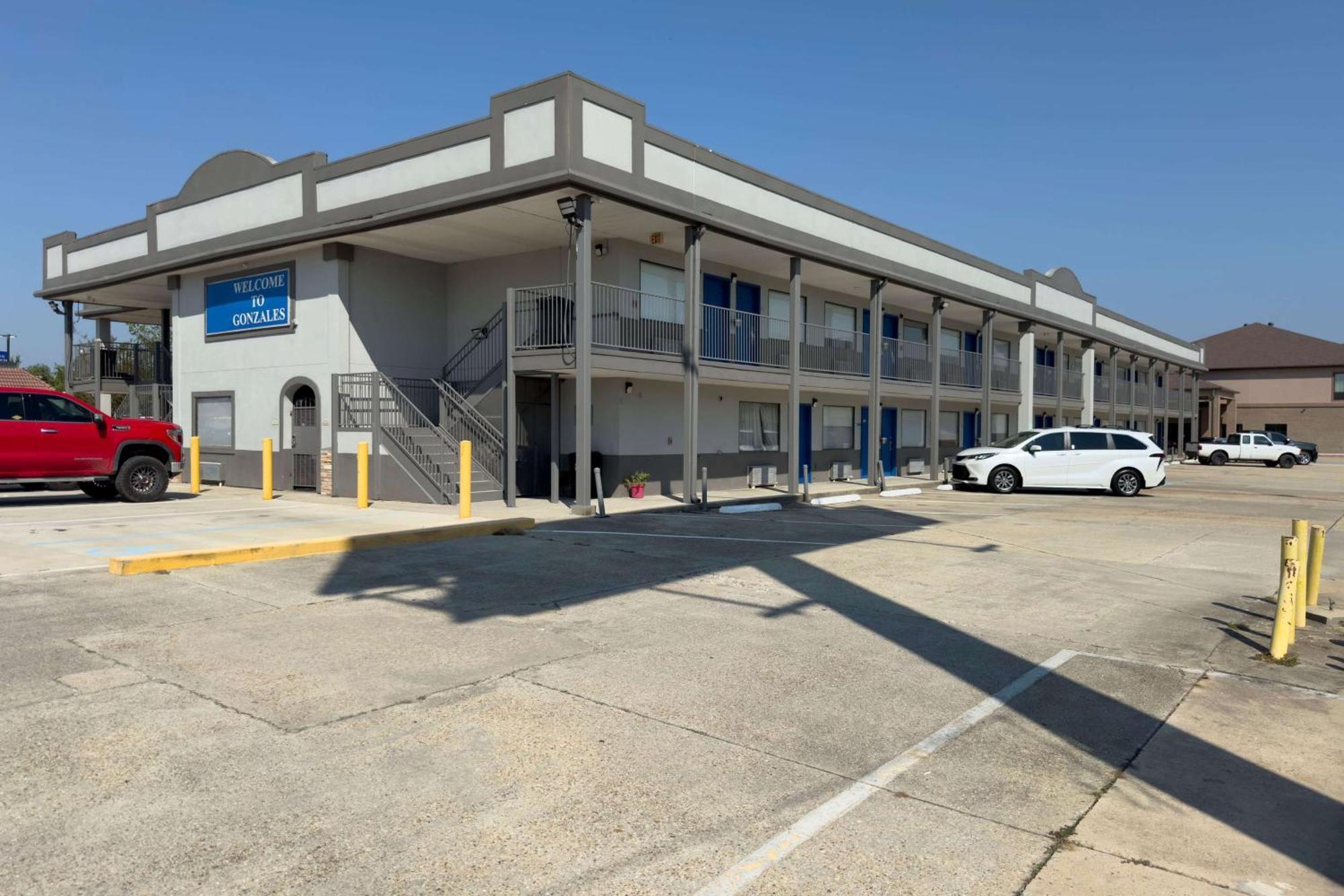 Days Inn By Wyndham 冈萨雷斯 外观 照片